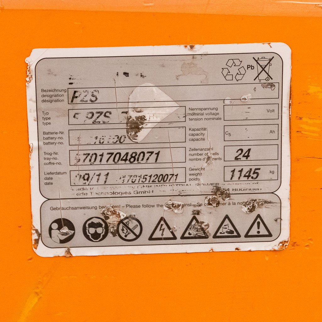 wózek widłowy, wózek wysokiego składowania, wózek elektryczny, wózek magazynowy uszkodzony, wózek na części, sprzęt magazynowy używany