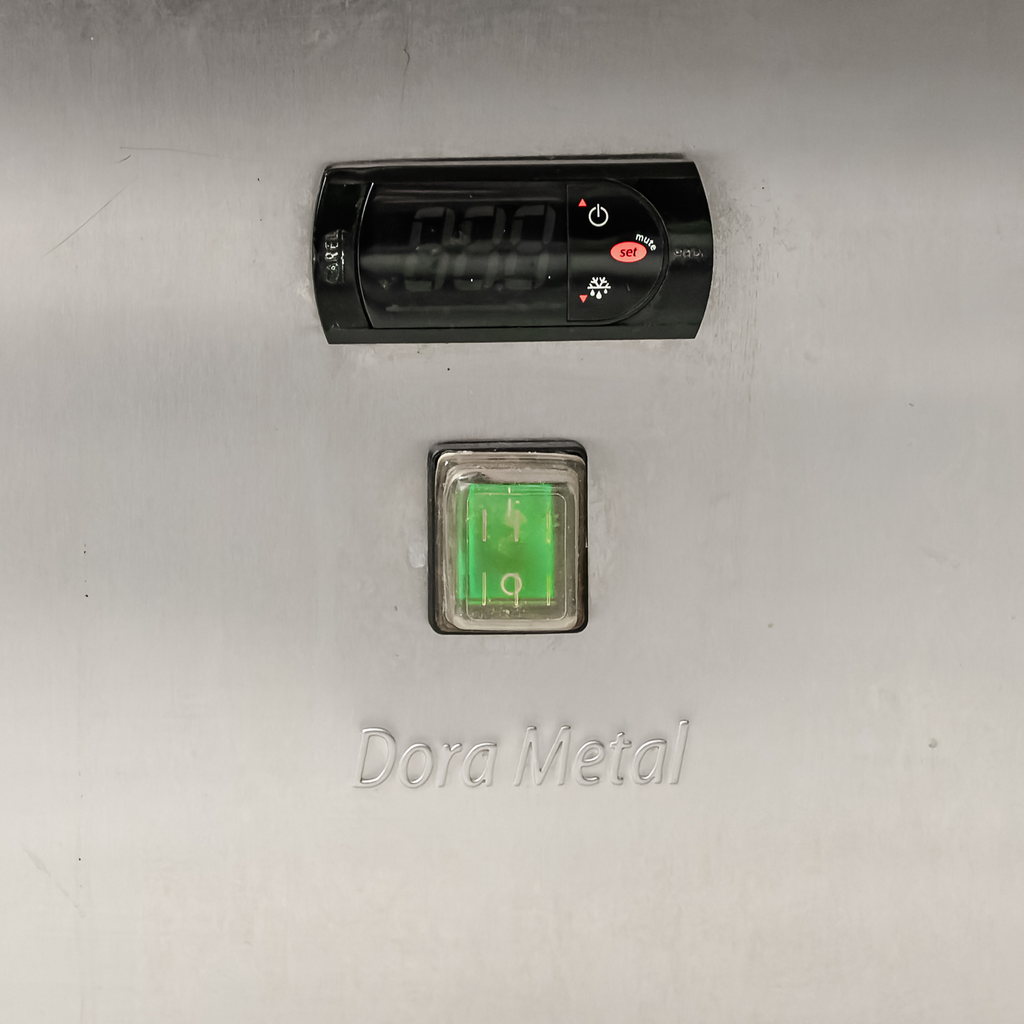Lada chłodnicza Dora Metal 2-drzwiowa 6x GN 2/4