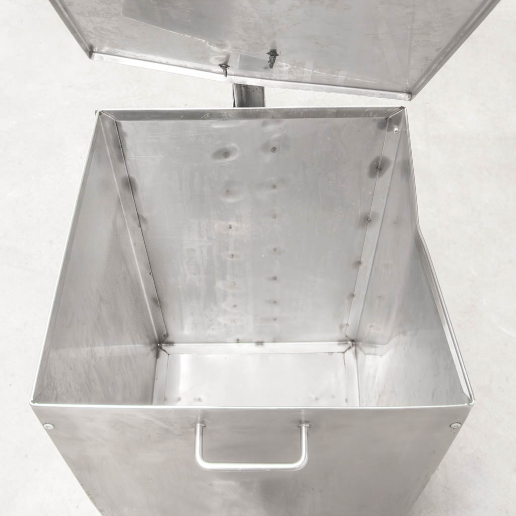 Pojemnik na odpady z pokrywą ASCOBLOC stal nierdzewna S-41 cm G-41 cm H-62 cm