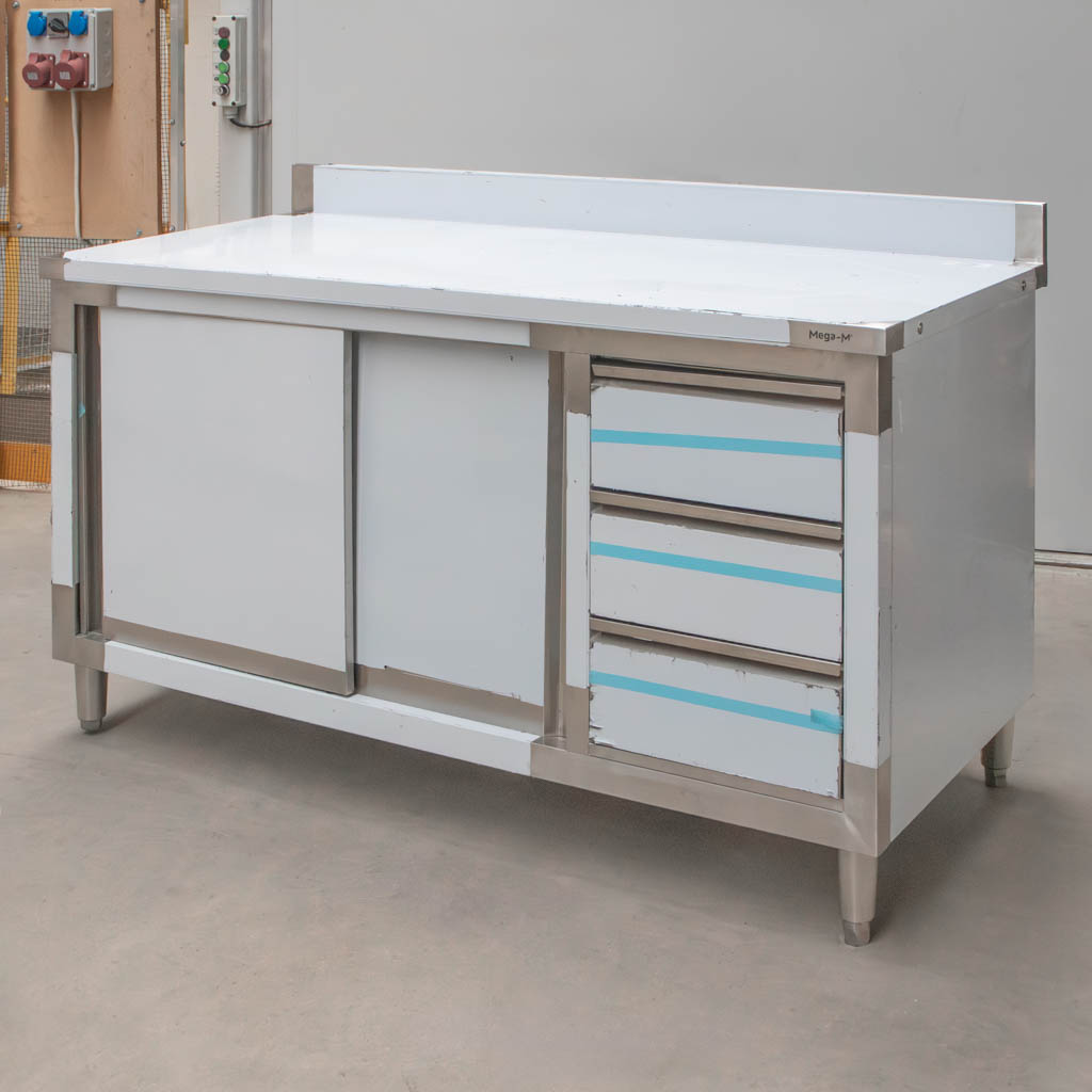 Stół gastronomiczny ze stali nierdzewnej przyścienny z szafką i szufladami Mega-M 160x70x85 cm pogięty MTP005884