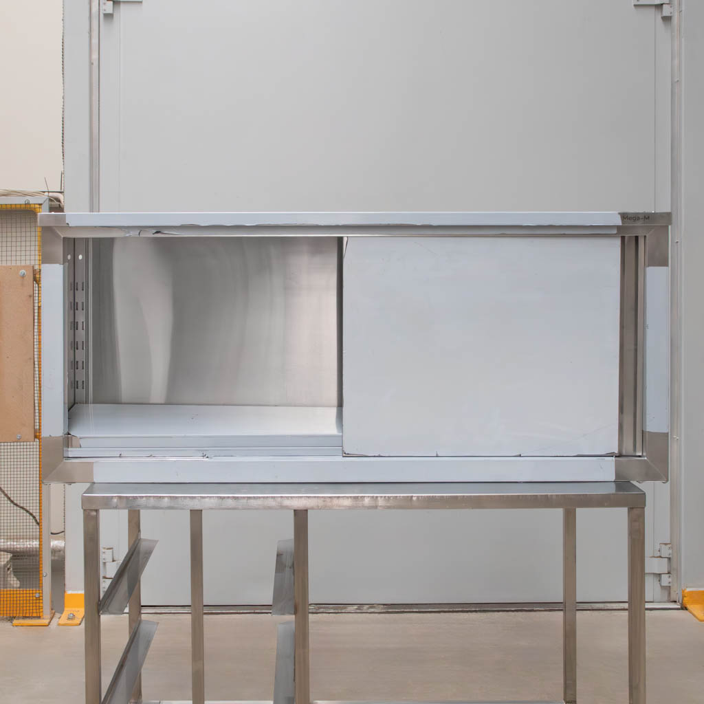 Szafka wisząca ze stali nierdzewnej z drzwiami przesuwnymi Mega-M 140x40x60 cm pogięta MTP005883