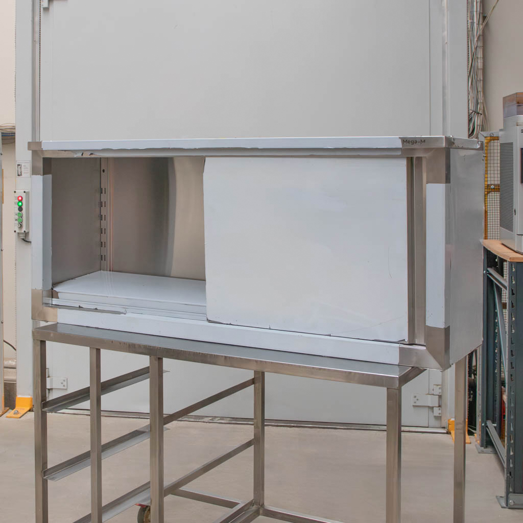 Szafka wisząca ze stali nierdzewnej z drzwiami przesuwnymi Mega-M 140x40x60 cm pogięta MTP005883