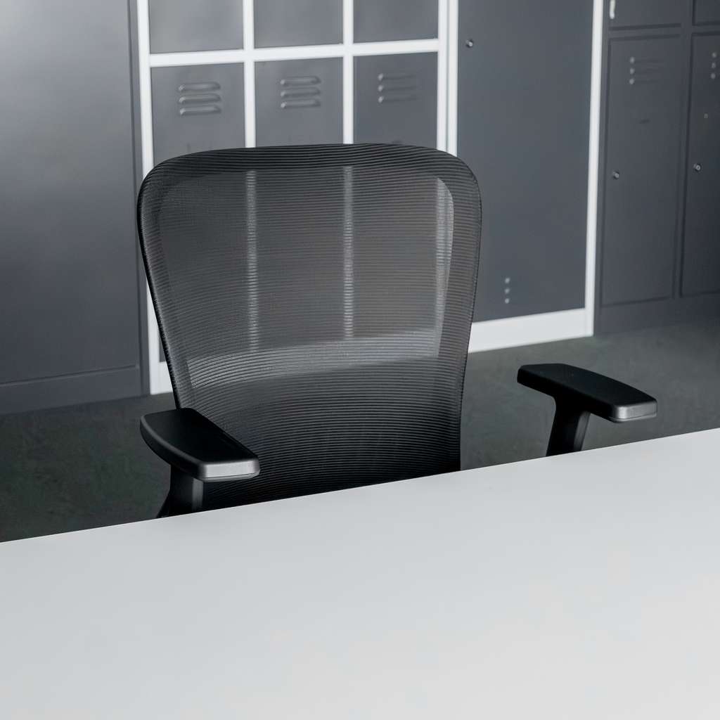 fotel obrotowy, fotel biurowy, ergonomiczny fotel do pracy, krzesło do biurka, fotel do komputera, fotel do pracy przy biurku, fotel obrotowy z podłokietnikami, fotel regulowany, wygodny fotel biurowy, fotel z regulacją wysokości, fotel do biura, fotel pracowniczy