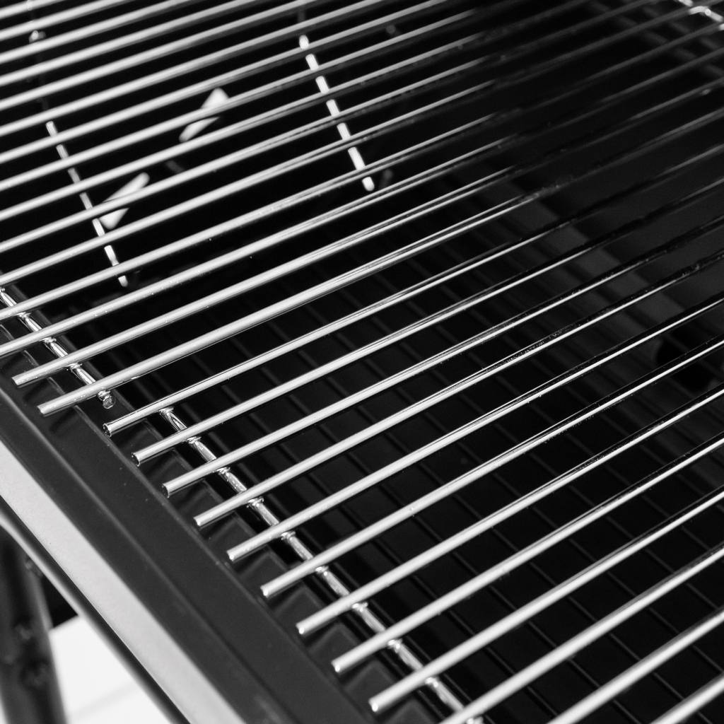 grill węglowy z pokrywą i kominem