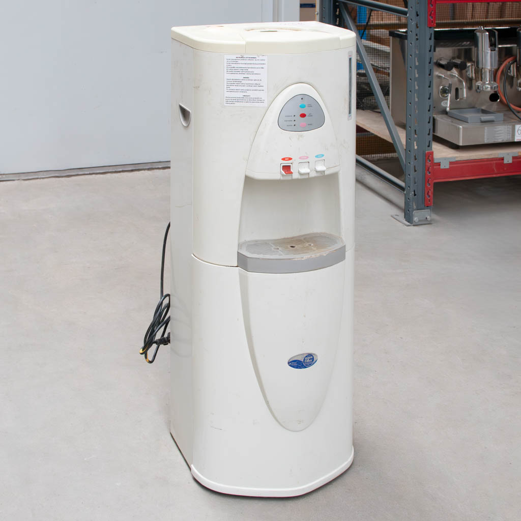 dystrybutor wody bezbutelkowy, dystrybutor wody z mineralizatorem, dystrybutor wody do biura, ekologiczny dystrybutor wody, dystrybutor wody z filtrem, bezbutlowy dystrybutor wody, dystrybutor wody pitnej, dystrybutor wody z sieci, filtracja wody, dystrybutor wody bez butli