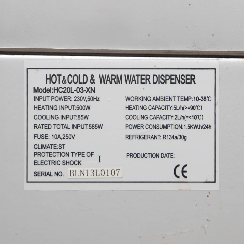 dystrybutor wody bezbutelkowy, dystrybutor wody z mineralizatorem, dystrybutor wody do biura, ekologiczny dystrybutor wody, dystrybutor wody z filtrem, bezbutlowy dystrybutor wody, dystrybutor wody pitnej, dystrybutor wody z sieci, filtracja wody, dystrybutor wody bez butli
