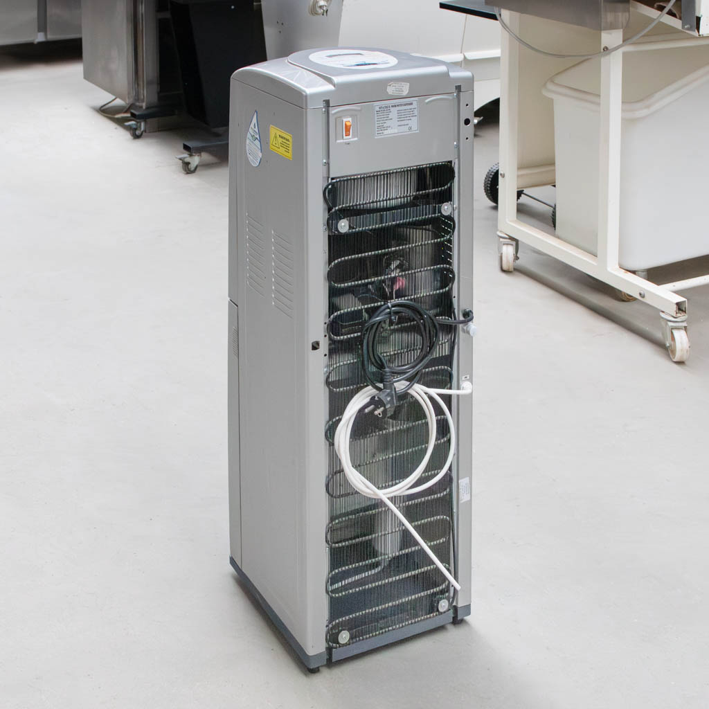 dystrybutor wody bezbutelkowy, dystrybutor wody z mineralizatorem, dystrybutor wody do biura, ekologiczny dystrybutor wody, dystrybutor wody z filtrem, bezbutlowy dystrybutor wody, dystrybutor wody pitnej, dystrybutor wody z sieci, filtracja wody, dystrybutor wody bez butli