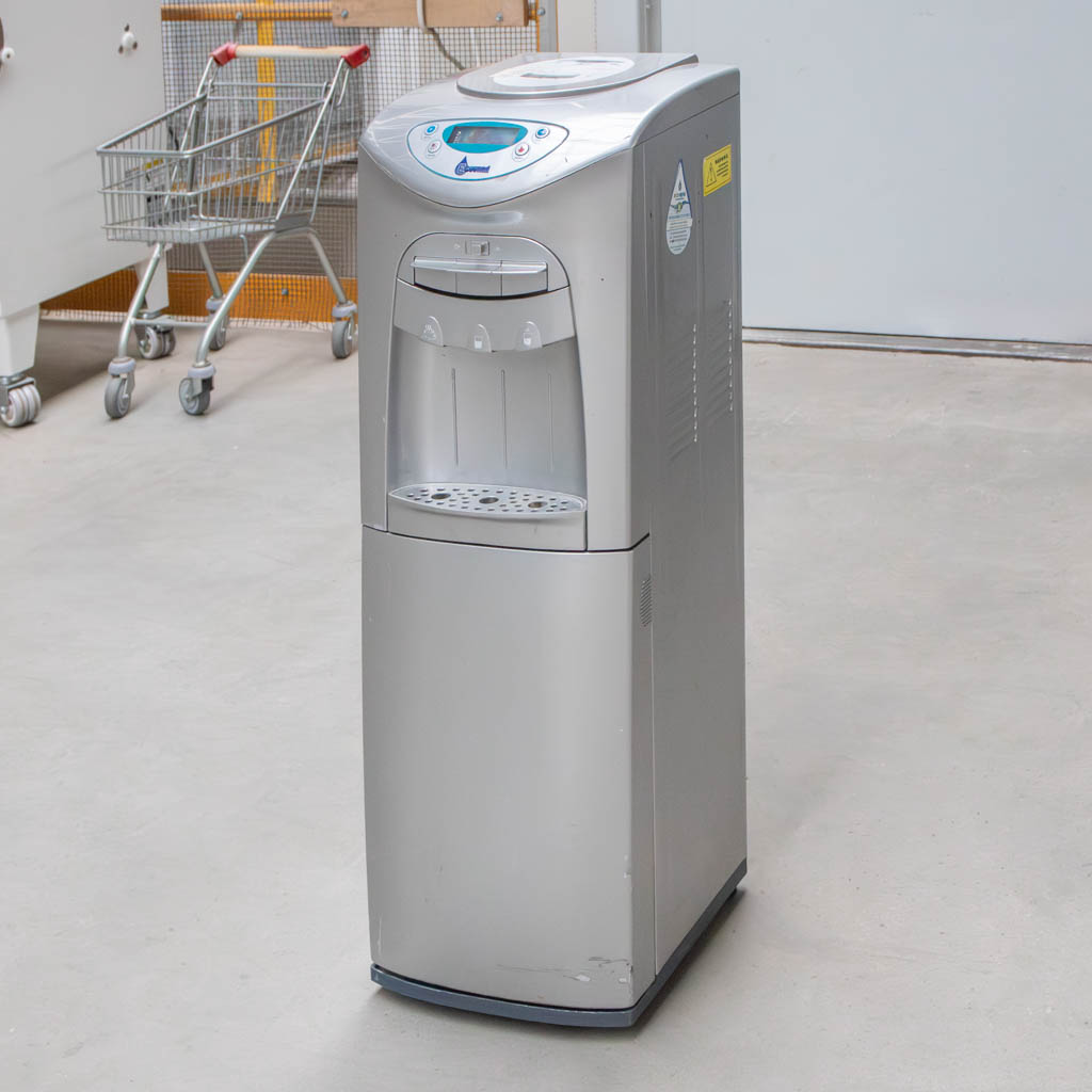 dystrybutor wody bezbutelkowy, dystrybutor wody z mineralizatorem, dystrybutor wody do biura, ekologiczny dystrybutor wody, dystrybutor wody z filtrem, bezbutlowy dystrybutor wody, dystrybutor wody pitnej, dystrybutor wody z sieci, filtracja wody, dystrybutor wody bez butli