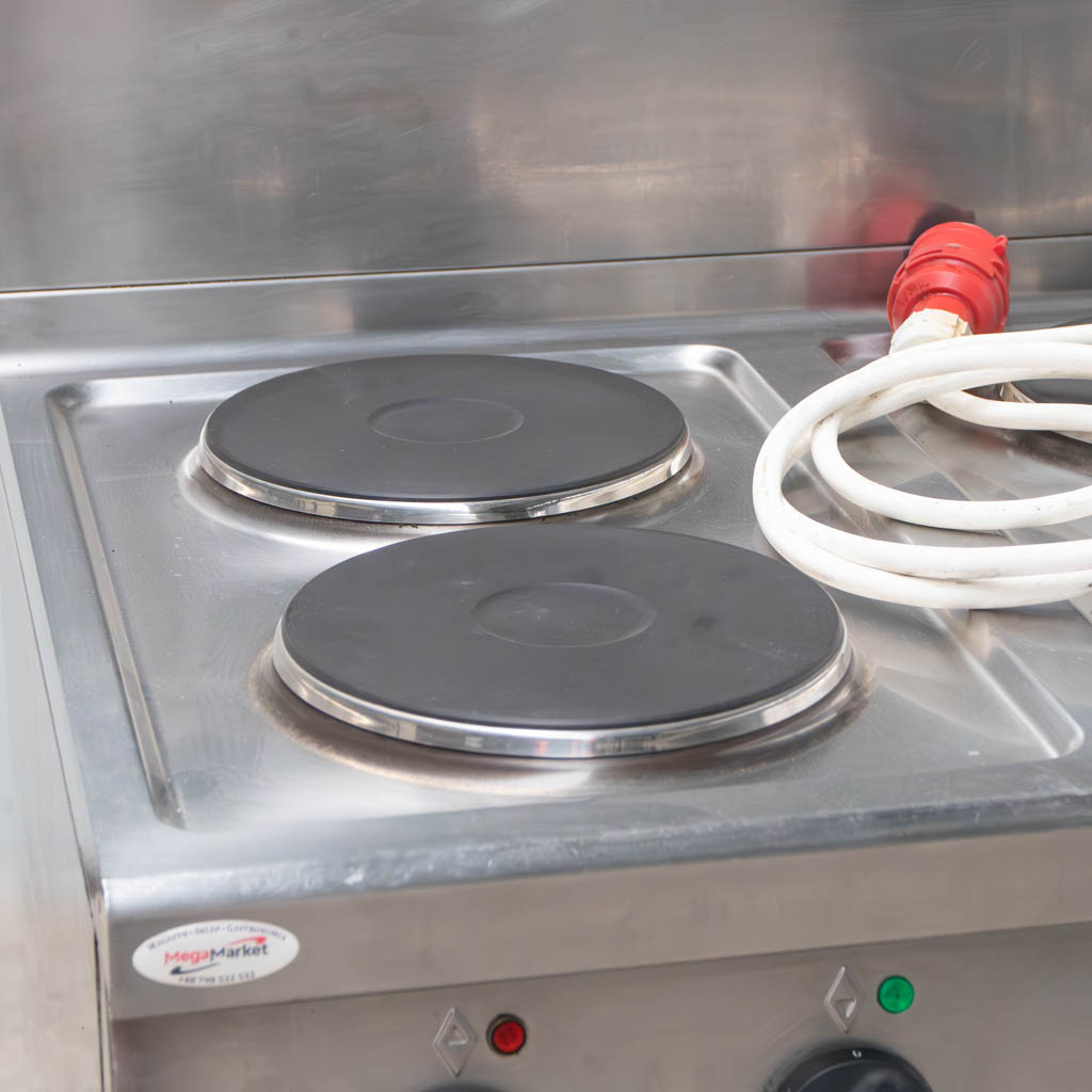 kuchnia elektryczna gastronomiczna, kuchnia 4-płytowa, kuchnia ze stali nierdzewnej, sprzęt kuchenny do restauracji, kuchnia elektryczna z półką, urządzenia gastronomiczne