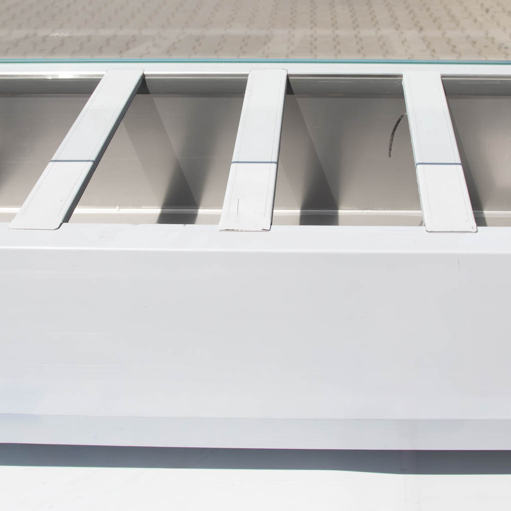 nadstawka chłodnicza, witryna chłodnicza na sałatki, nadstawka, chłodnica z szybą, sprzęt chłodniczy do gastronomii