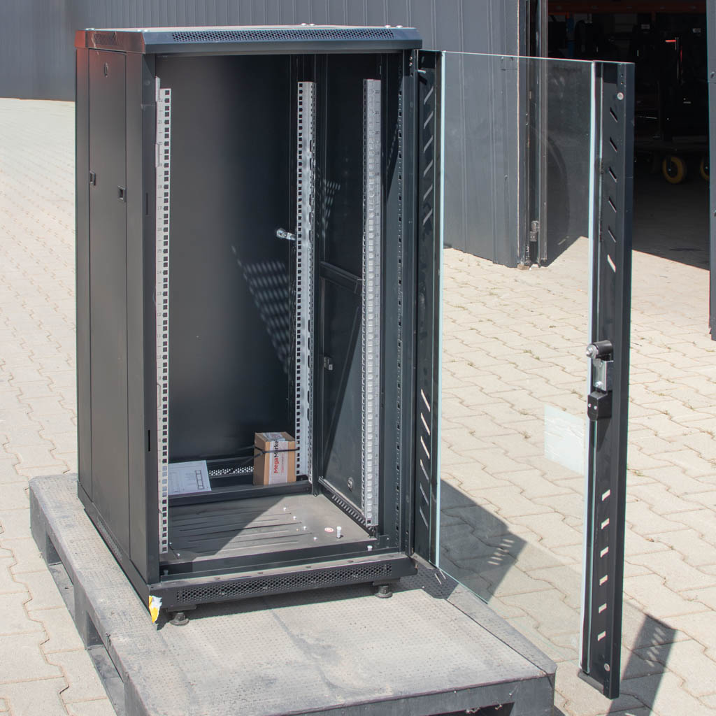 szafa rack, szafa serwerowa, szafa wisząca rack, szafa teleinformatyczna, szafa rack na elektronikę, szafa do monitoringu, szafa na sprzęt IT