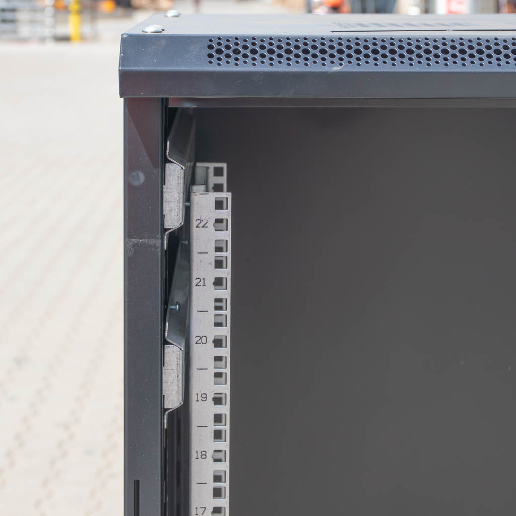 szafa rack, szafa serwerowa, szafa wisząca rack, szafa teleinformatyczna, szafa rack na elektronikę, szafa do monitoringu, szafa na sprzęt IT