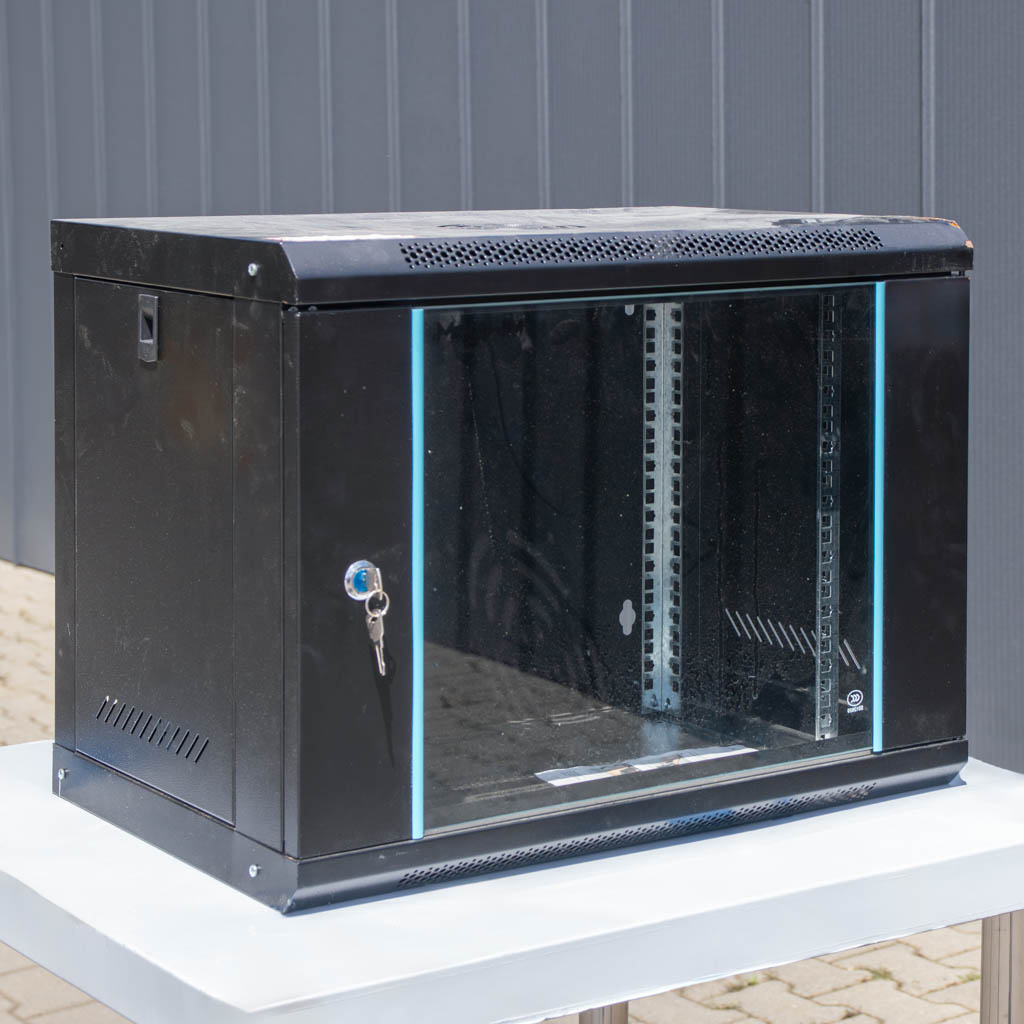 szafa rack, szafa serwerowa, szafa wisząca rack, szafa teleinformatyczna, szafa rack na elektronikę, szafa do monitoringu, szafa na sprzęt IT
