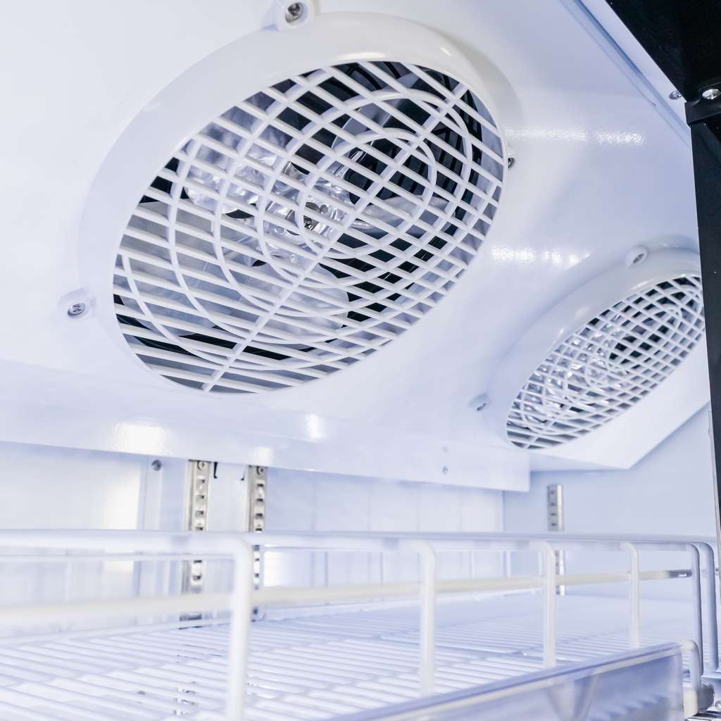 witryna chłodnicza na napoje, witryna ekspozycyjna, witryna chłodnicza do sklepu