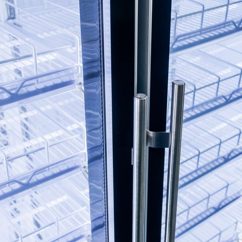 witryna chłodnicza na napoje, witryna ekspozycyjna, witryna chłodnicza do sklepu