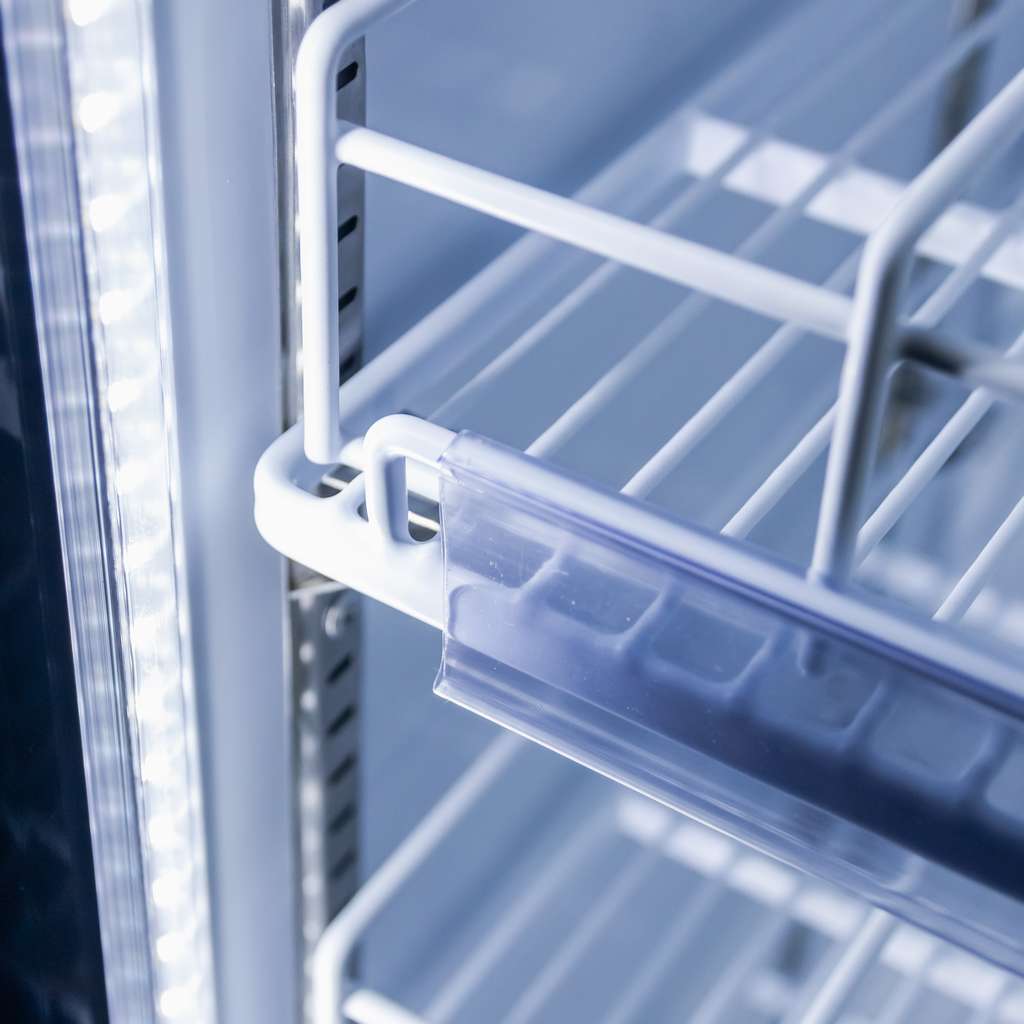 witryna chłodnicza na napoje, witryna ekspozycyjna, witryna chłodnicza do sklepu