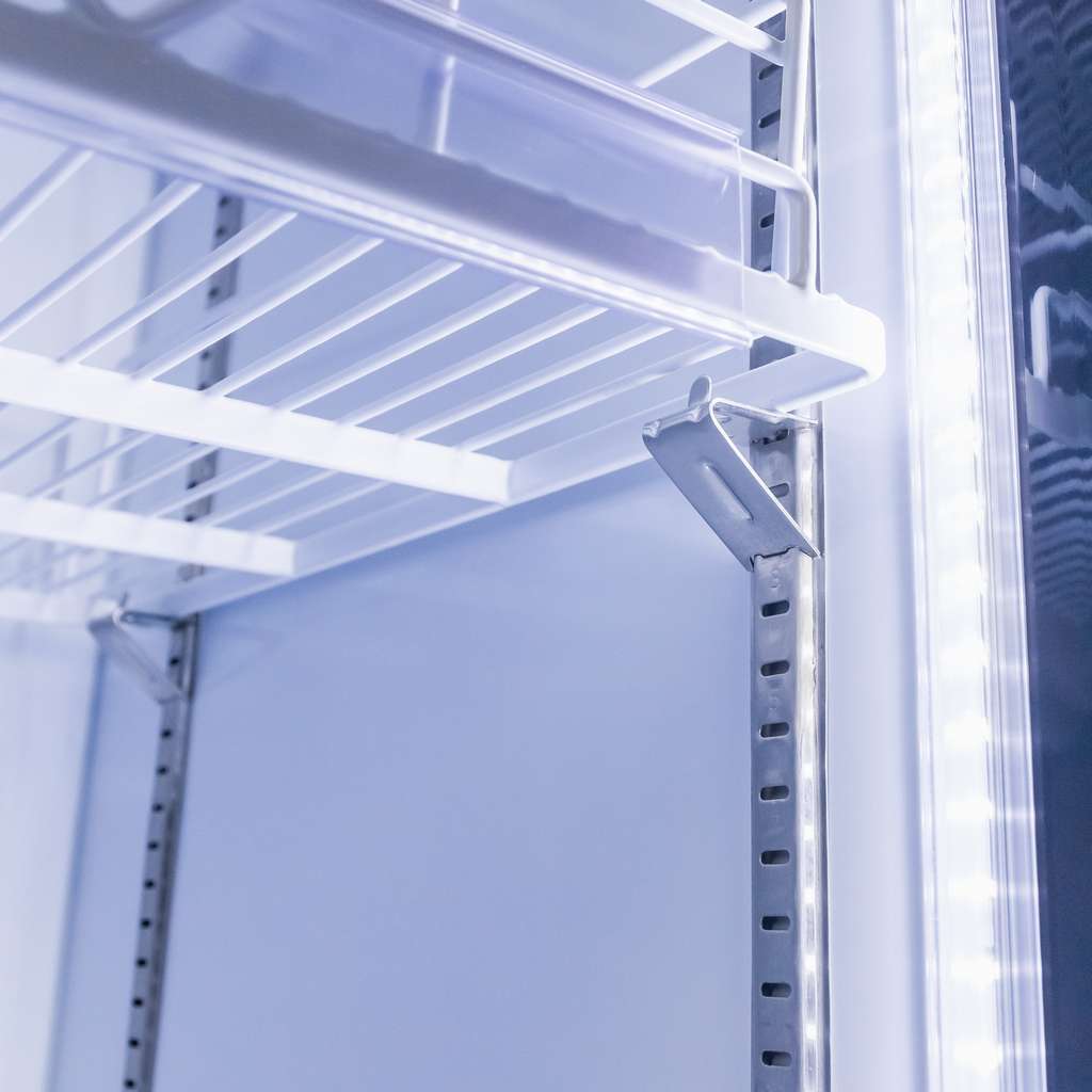 witryna chłodnicza na napoje, witryna ekspozycyjna, witryna chłodnicza do sklepu