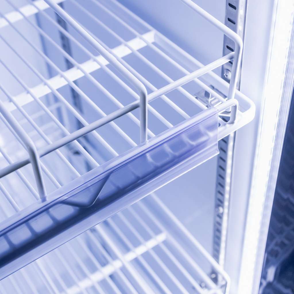 witryna chłodnicza na napoje, witryna ekspozycyjna, witryna chłodnicza do sklepu