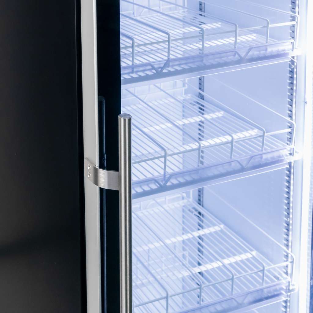 witryna chłodnicza na napoje, witryna ekspozycyjna, witryna chłodnicza do sklepu