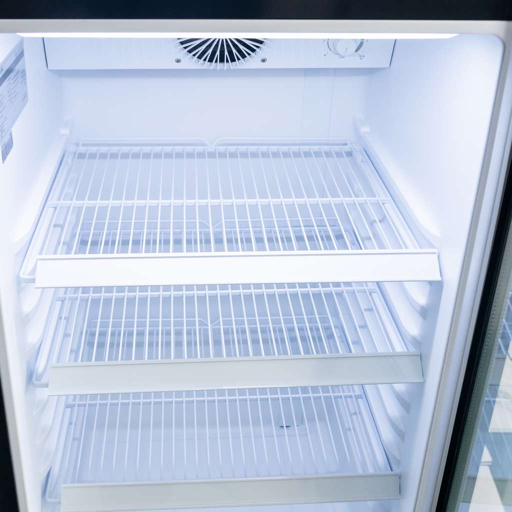 witryna chłodnicza na napoje, witryna chłodnicza ekspozycyjna, szafa chłodnicza 1 drzwiowa