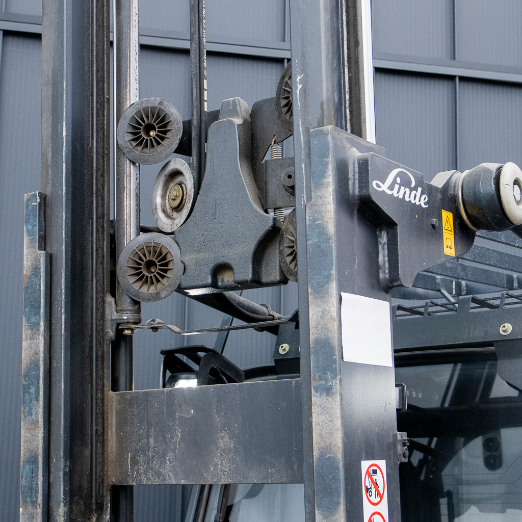 wózek widłowy LINDE, wózek elektryczny, wózek widłowy, wózek magazynowy, wózek widłowy z ogrzewaną kabiną, wózek elektryczny do magazynu, transport palet