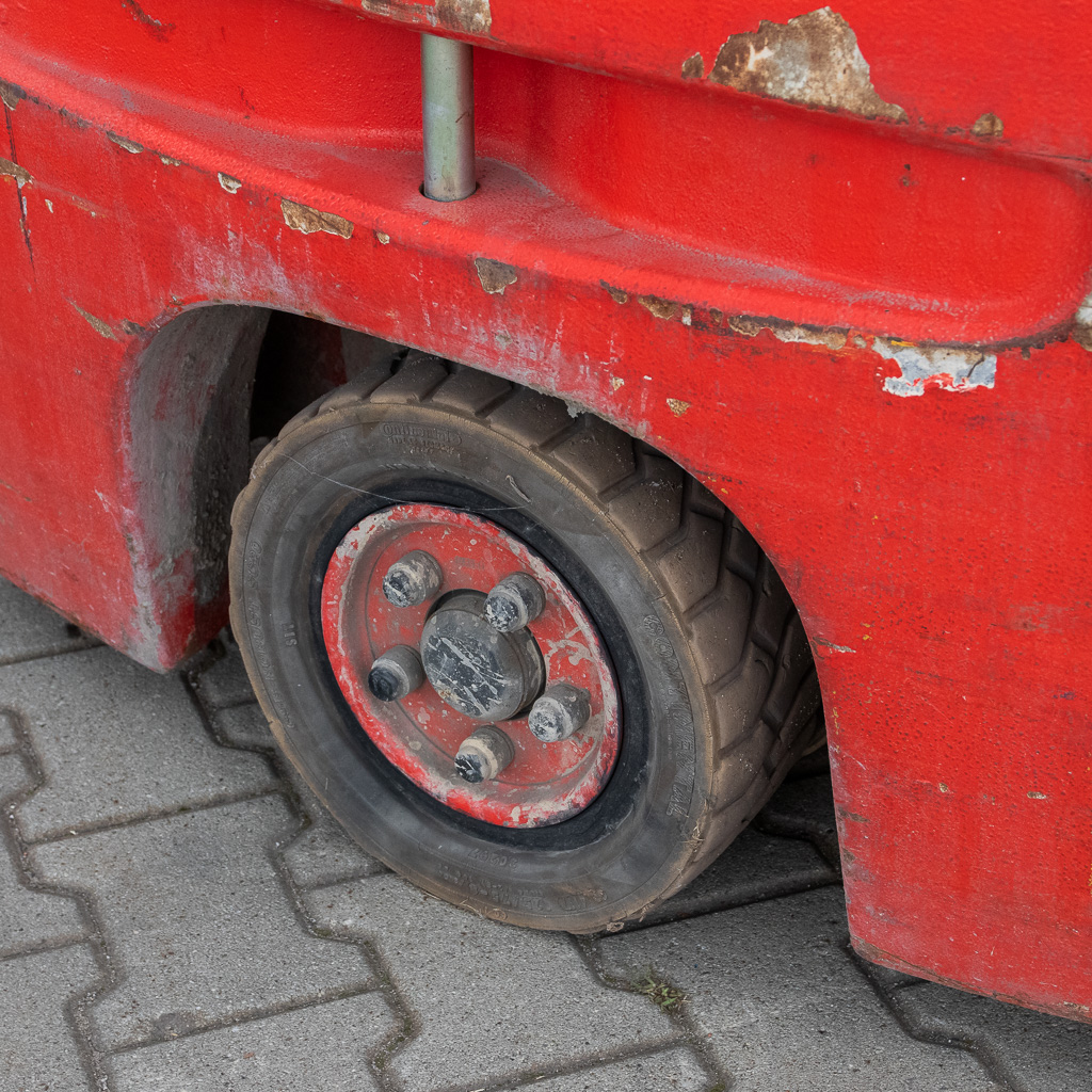 wózek widłowy LINDE, wózek elektryczny, wózek widłowy, wózek magazynowy, wózek widłowy z ogrzewaną kabiną, wózek elektryczny do magazynu, transport palet