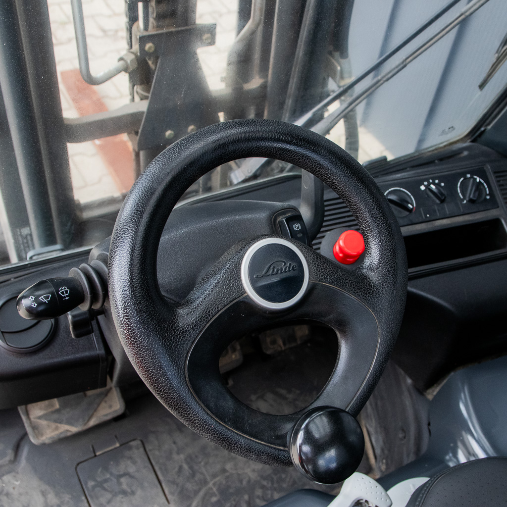 wózek widłowy LINDE, wózek elektryczny, wózek widłowy, wózek magazynowy, wózek widłowy z ogrzewaną kabiną, wózek elektryczny do magazynu, transport palet