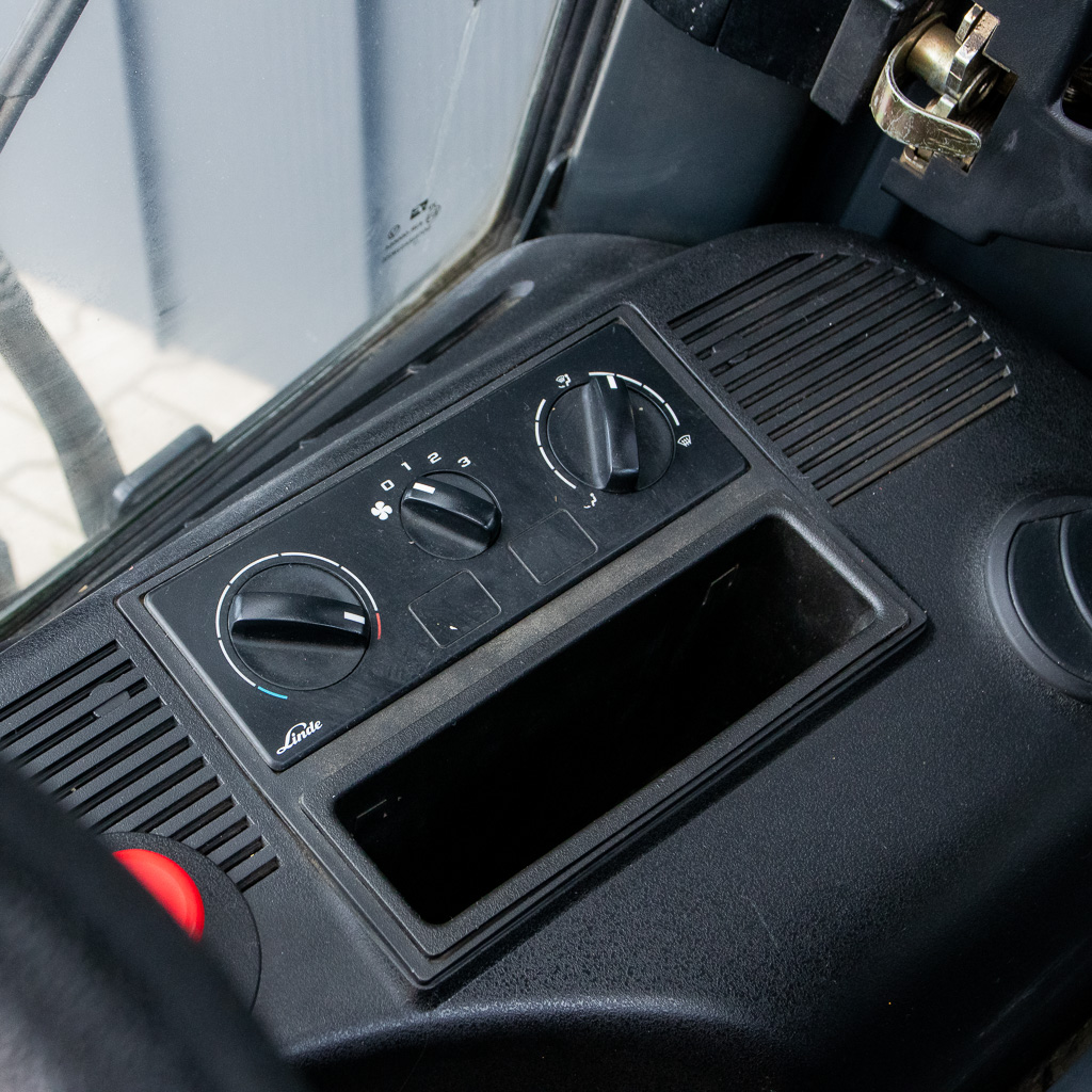 wózek widłowy LINDE, wózek elektryczny, wózek widłowy, wózek magazynowy, wózek widłowy z ogrzewaną kabiną, wózek elektryczny do magazynu, transport palet