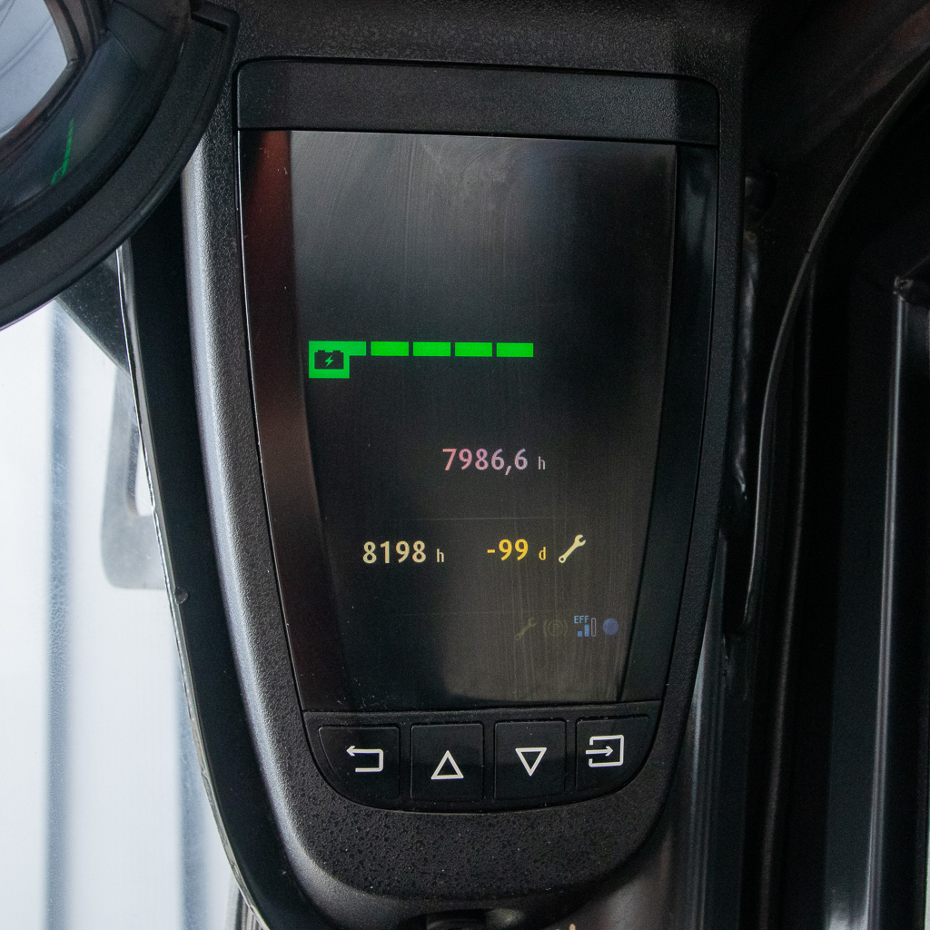 wózek widłowy LINDE, wózek elektryczny, wózek widłowy, wózek magazynowy, wózek widłowy z ogrzewaną kabiną, wózek elektryczny do magazynu, transport palet