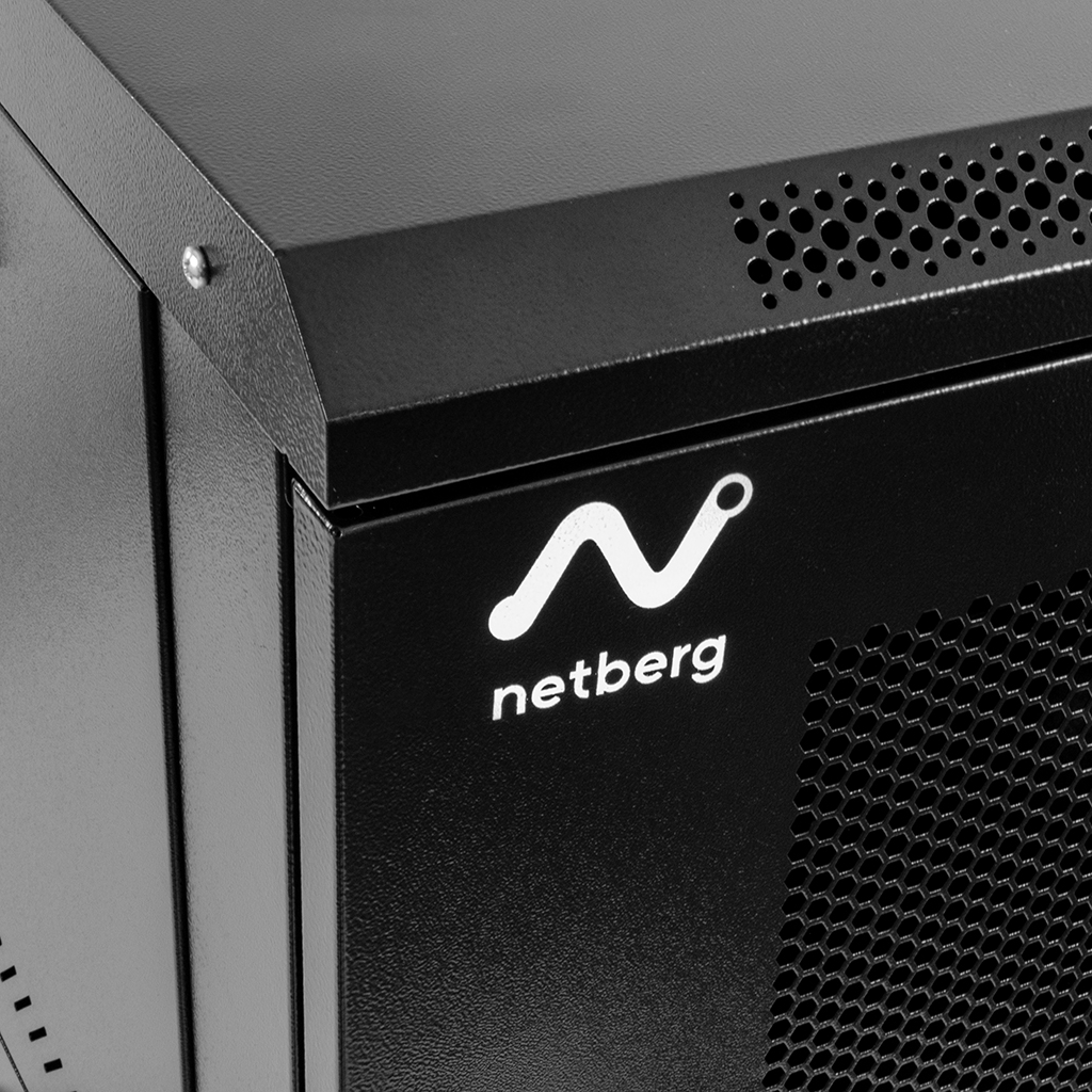 Szafa Rack 19 15U serwerowa na elektronikę NETBERG wisząca 60x60x75cm czarna z drzwiami perforowanymi
