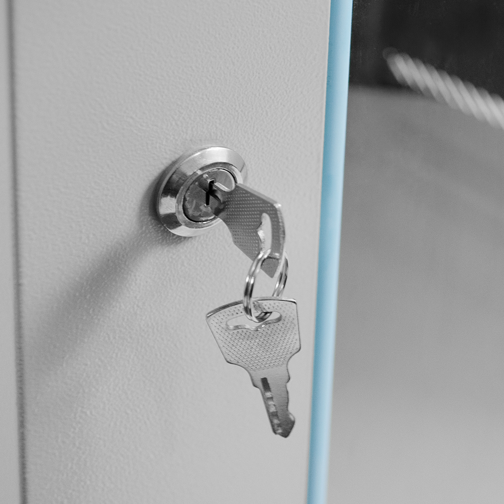 Szafa Rack 19 15U serwerowa na elektronikę NETBERG wisząca 60x40x45cm czarna z drzwiami perforowanymi