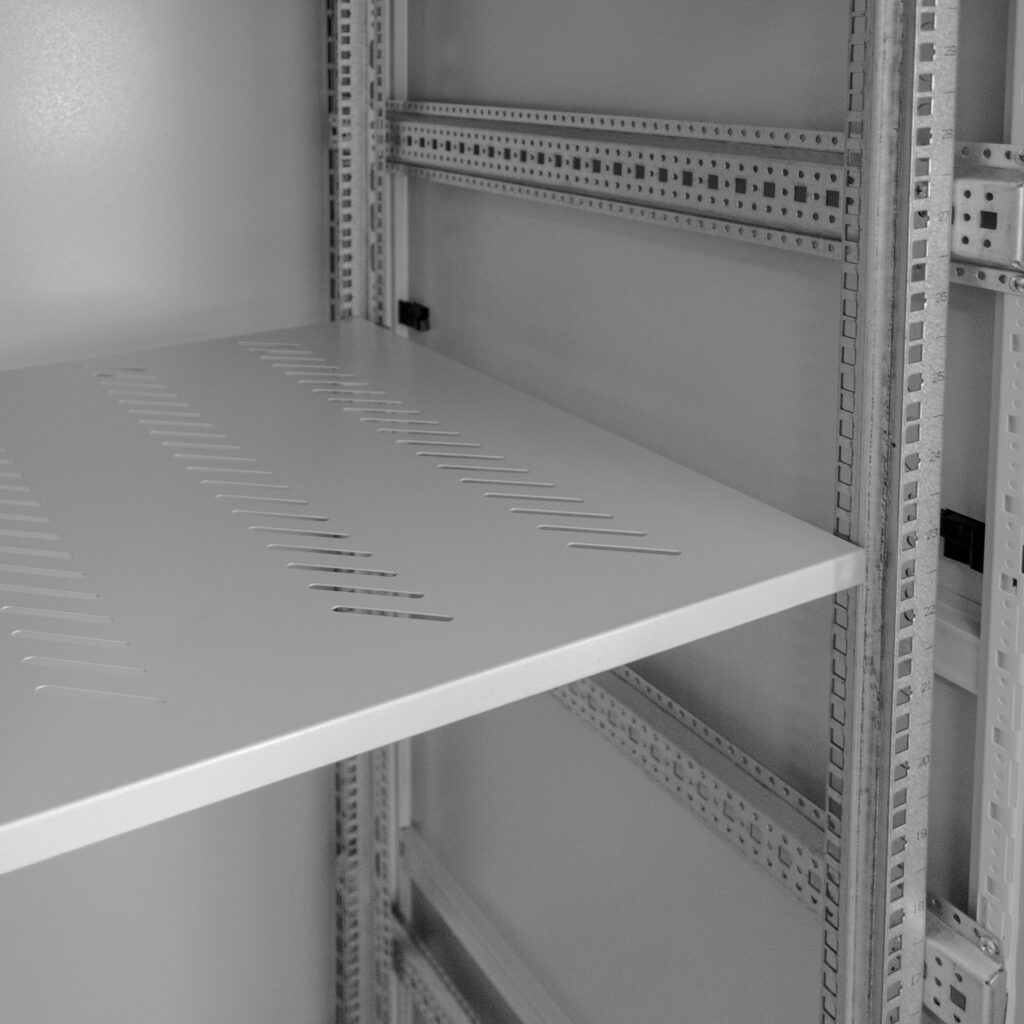 Szafa Rack 19 28U serwerowa na elektronikę NETBERG stojąca 60x80x136.5 cm szara