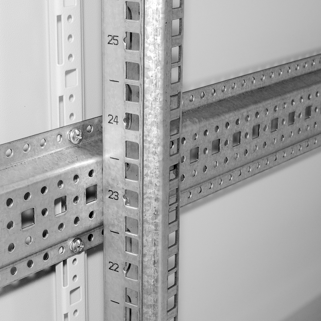 Szafa Rack 19 28U serwerowa na elektronikę NETBERG stojąca 60x80x136.5 cm szara