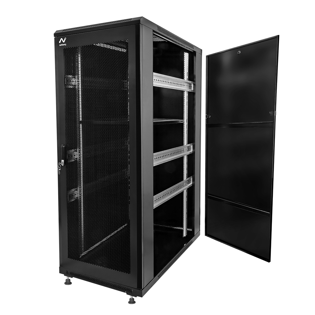 Szafa Rack 19 32U serwerowa na elektronikę NETBERG stojąca , czarna serwerowa 32U