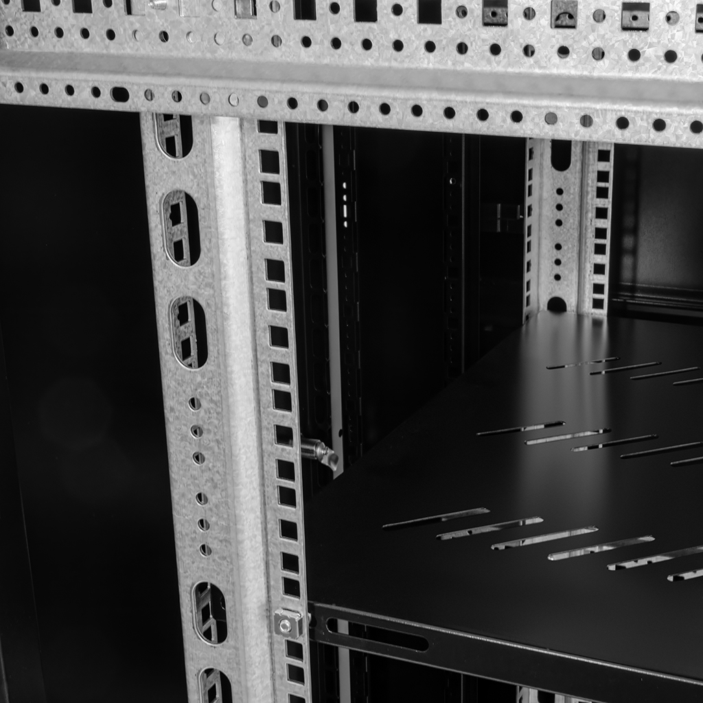 Szafa Rack 19 32U serwerowa na elektronikę NETBERG stojąca , czarna serwerowa 32U