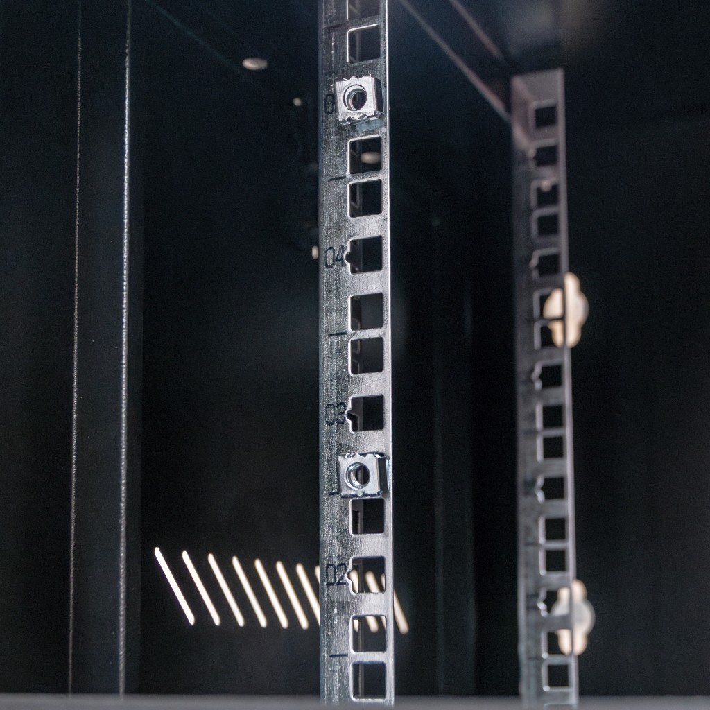 szafa rackowa na elektronikę, szafa serwerowa NETBERG 19" 6U czarna