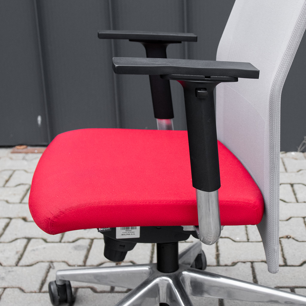 fotel biurowy, fotel ergonomiczny, fotel biurowy z podłokietnikami, fotel do biura, krzesło biurowe, fotel obrotowy do pracy