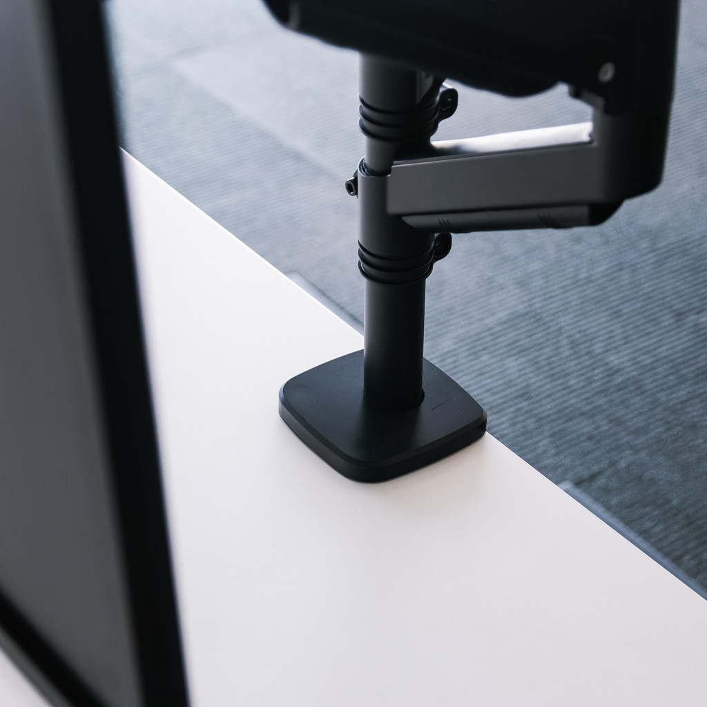 uchwyt do monitora, uchwyt biurkowy na monitor, uchwyt obrotowy do monitora, uchwyt dwuramienny do monitora