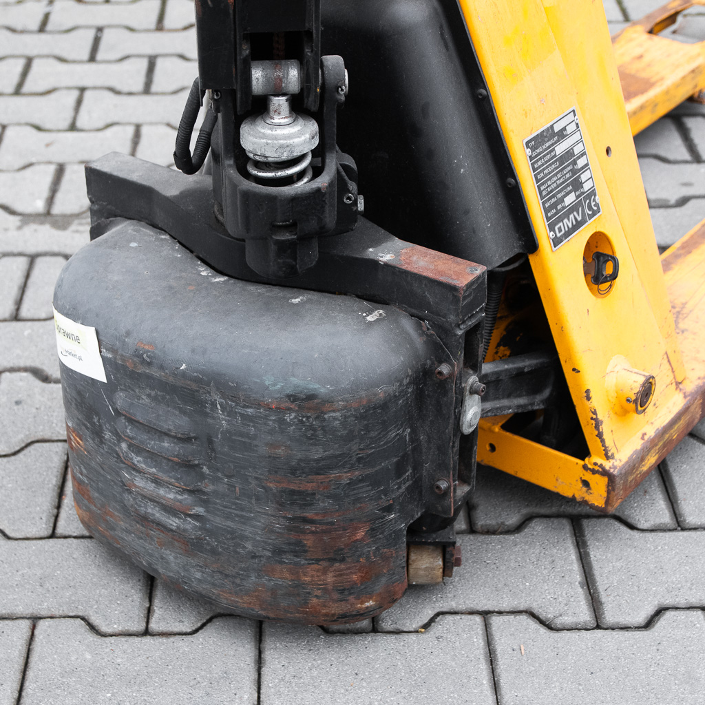wózek paletowy elektryczny, elektryczny paleciak, paleciak z napędem elektrycznym, elektryczny wózek magazynowy, wózek do palet elektryczny, wózek paletowy do magazynu, sprzęt transportowy elektryczny