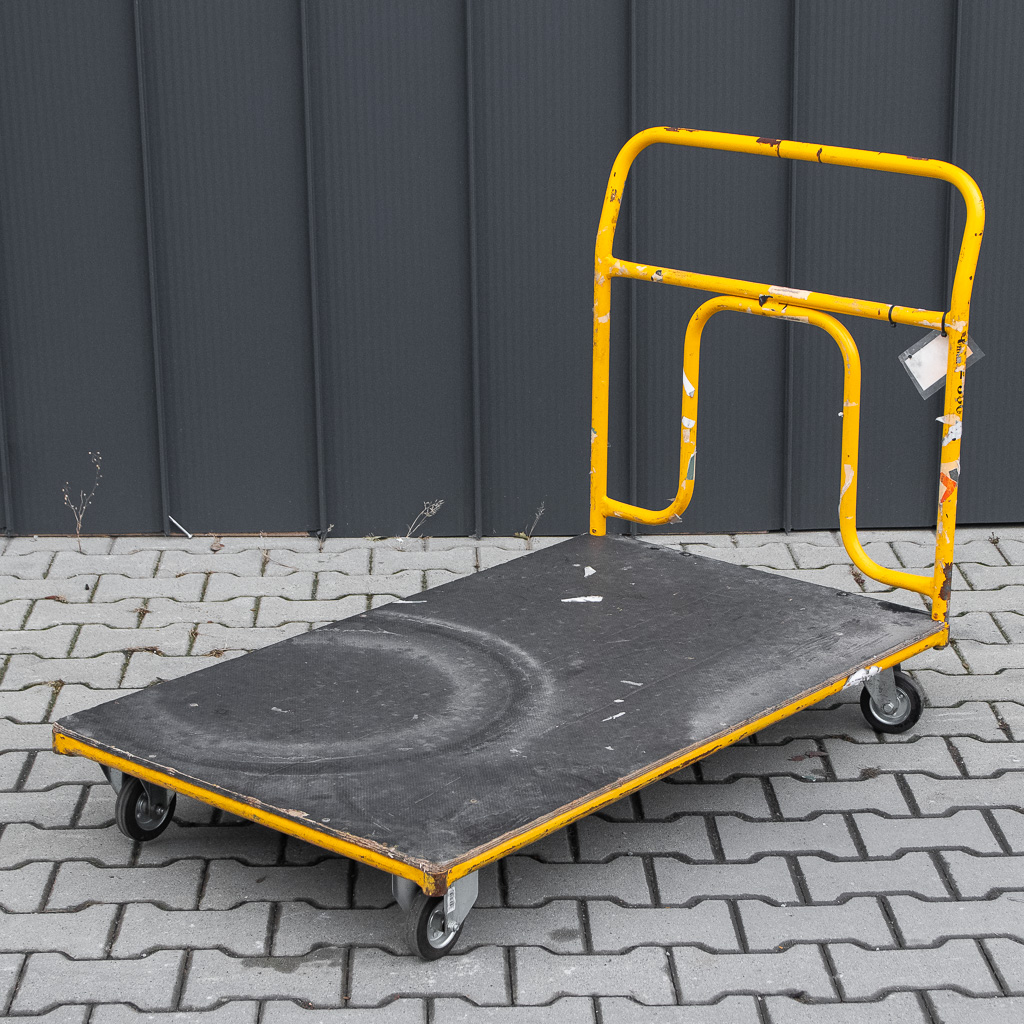 wózek platformowy, wózek magazynowy, wózek transportowy, wózek do magazynu, sprzęt transportowy