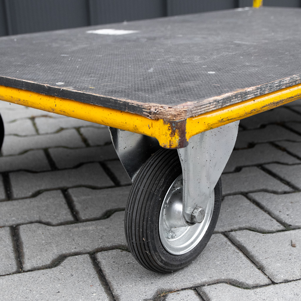 wózek platformowy, wózek magazynowy, wózek transportowy, wózek do magazynu, sprzęt transportowy