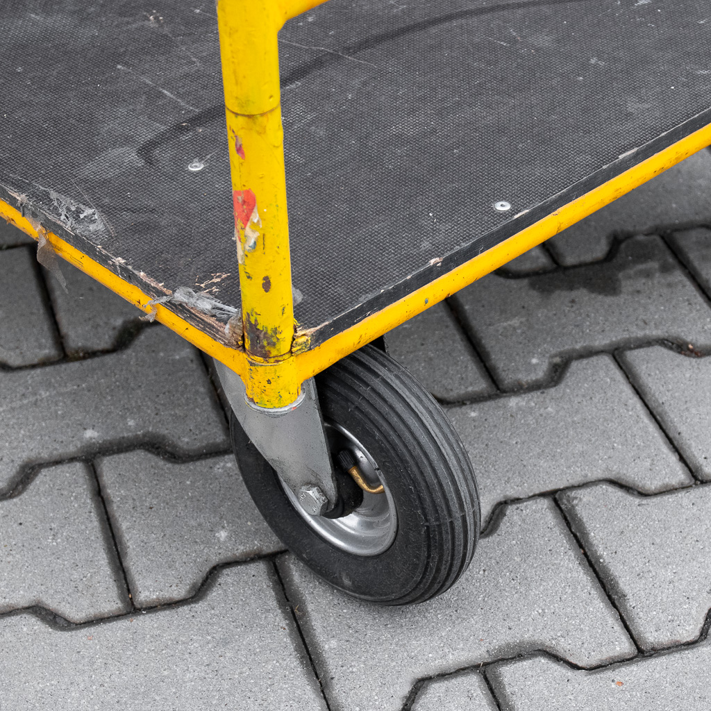 wózek platformowy, wózek magazynowy, wózek transportowy, wózek do magazynu, sprzęt transportowy