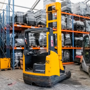 Zdjęcie produktu: Wózek widłowy JUNGHEINRICH ETV 325 nr ser.91077956 DO REMONTU BEZ BATERII