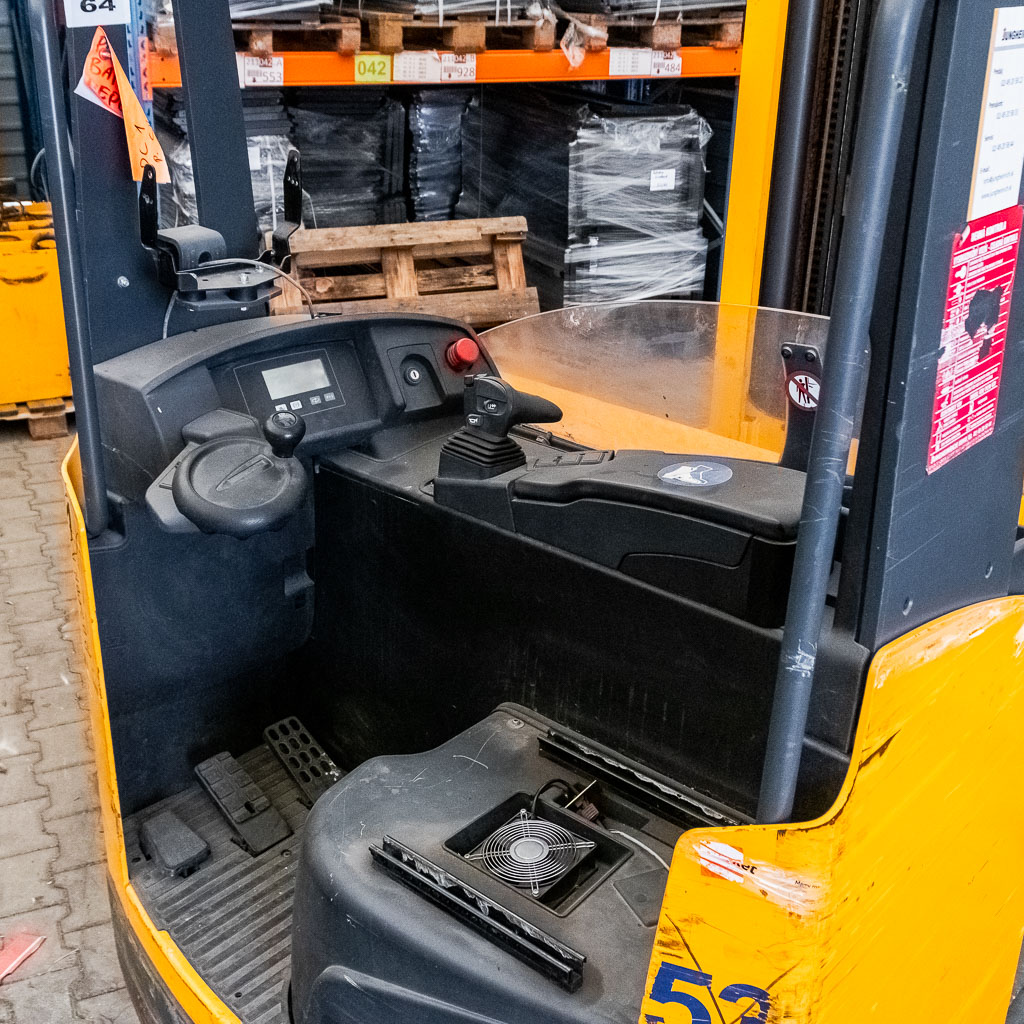 wózek widłowy, wózek wysokiego składowania, wózek elektryczny, wózek magazynowy uszkodzony, wózek na części, sprzęt magazynowy używany