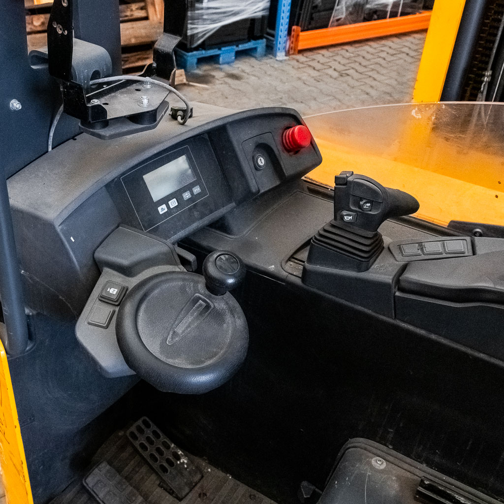 wózek widłowy, wózek wysokiego składowania, wózek elektryczny, wózek magazynowy uszkodzony, wózek na części, sprzęt magazynowy używany