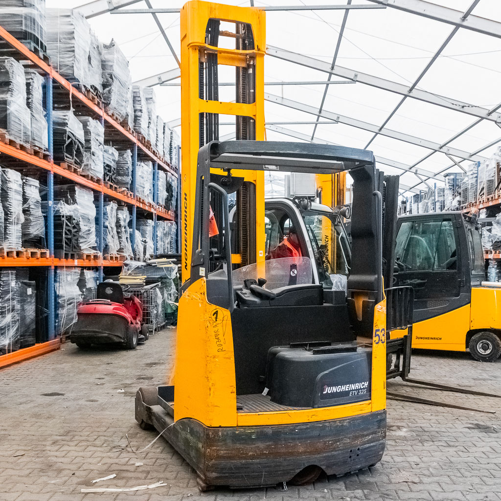 wózek widłowy, wózek wysokiego składowania, wózek elektryczny, wózek magazynowy uszkodzony, wózek na części, sprzęt magazynowy używany