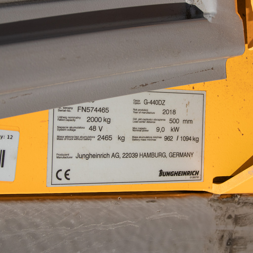 wózek widłowy, Jungheinrich EFG 220, wózek elektryczny, wózek magazynowy, udźwig 2 tony, wózek do magazynu, sprzęt logistyczny, wózek z napędem elektrycznym, maszyny magazynowe, MegaMarket