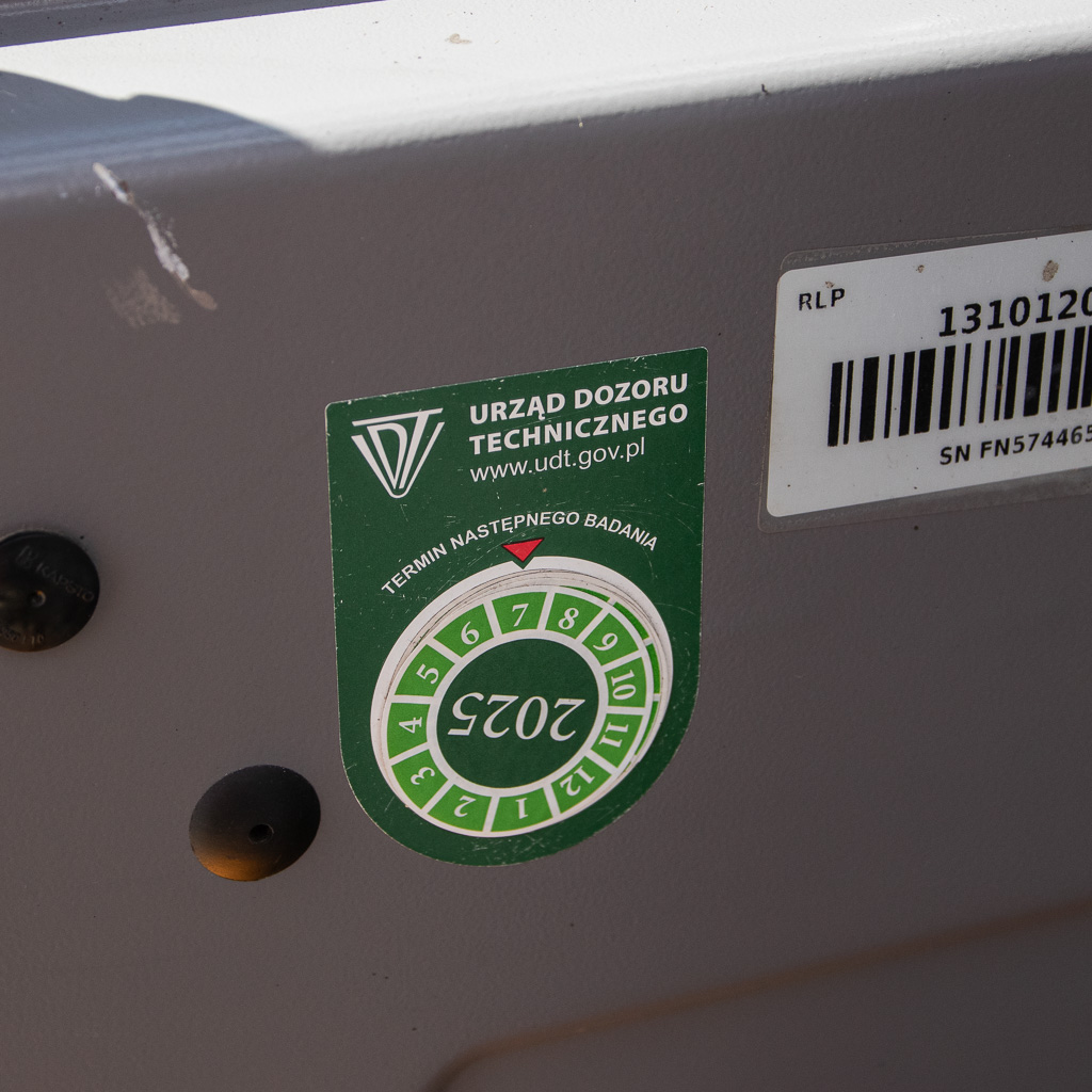 wózek widłowy, Jungheinrich EFG 220, wózek elektryczny, wózek magazynowy, udźwig 2 tony, wózek do magazynu, sprzęt logistyczny, wózek z napędem elektrycznym, maszyny magazynowe, MegaMarket