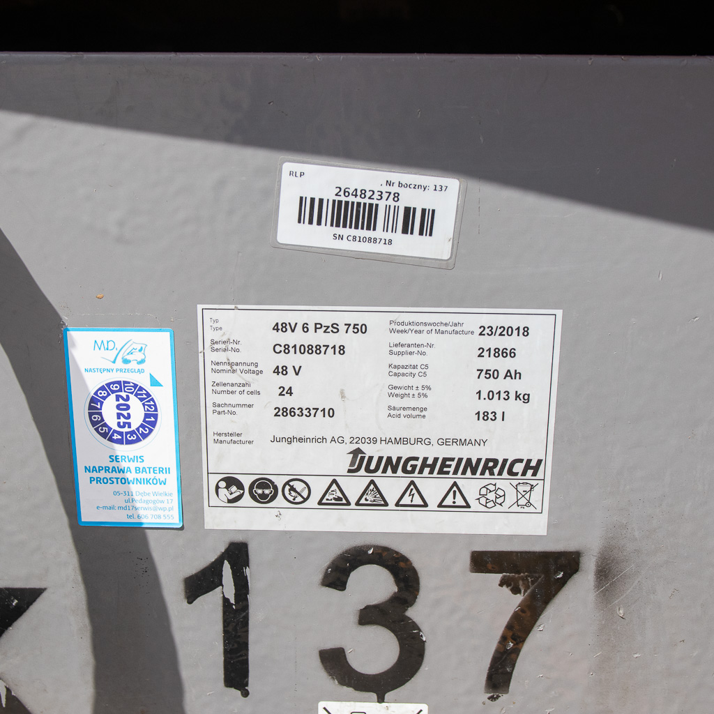 wózek widłowy elektryczny, Jungheinrich EFG 220, wózek magazynowy, wózek z widłami, logistyka magazynowa, wózek do hali, sprzęt transportowy, wózek 2 tony, maszyny Jungheinrich, MegaMarket