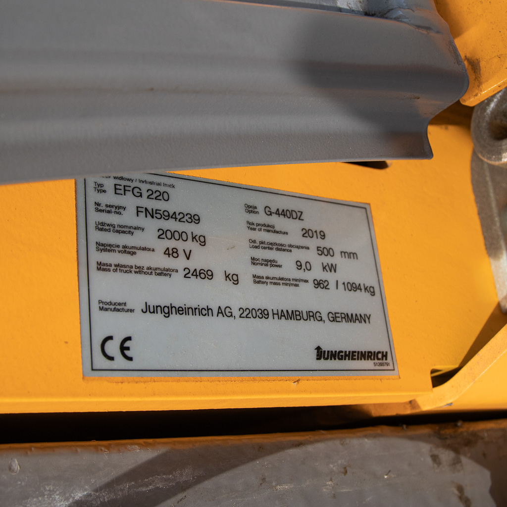 wózek widłowy elektryczny, Jungheinrich EFG 220, wózek magazynowy, wózek z widłami, logistyka magazynowa, wózek do hali, sprzęt transportowy, wózek 2 tony, maszyny Jungheinrich, MegaMarket